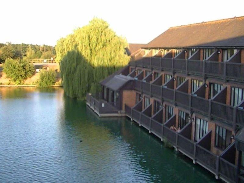 Reading Lake Hotel Exteriér fotografie